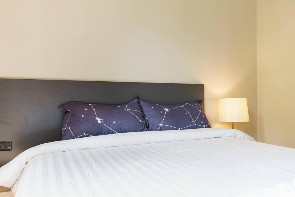 2 Bedrooms, Bts Asok, Terminal 21, Sukhumvit अपार्टमेंट *